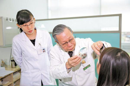 国医大师禤国维广州分享皮肤病治疗经验