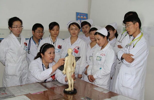 中国代表呼吁保护冲突中医疗人员和设施