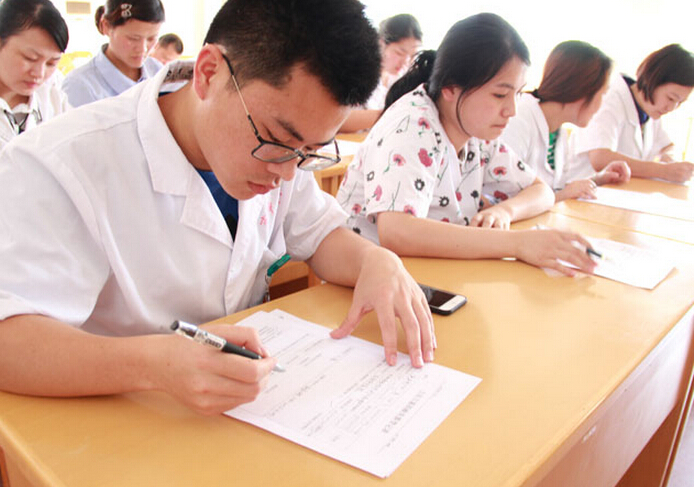 浙江省东阳市中医院53名医务人员集体报名捐献器官