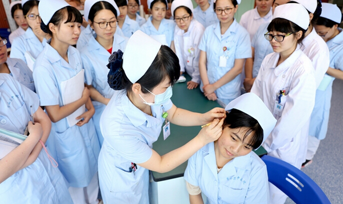 浙江省杭州市萧山区中医院对新入职护士进行培训