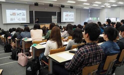 15名日本学生赴北京高校体验中医药文化魅力