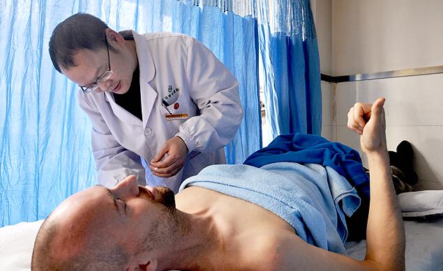 外国人也喜欢用针灸进行康复治疗