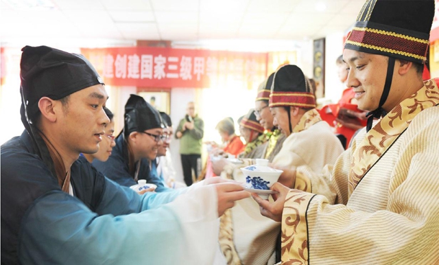 庆市綦江区中医院举行第三批中医师带徒拜师仪式
