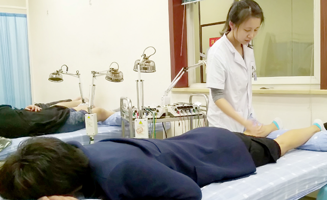 重庆市中医骨科医院用非药物疗法治疗筋伤疾病