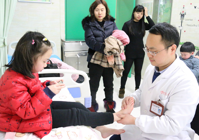 湖北省武汉市第一医院儿科推出生长推拿，用推拿辅助调理患儿体质
